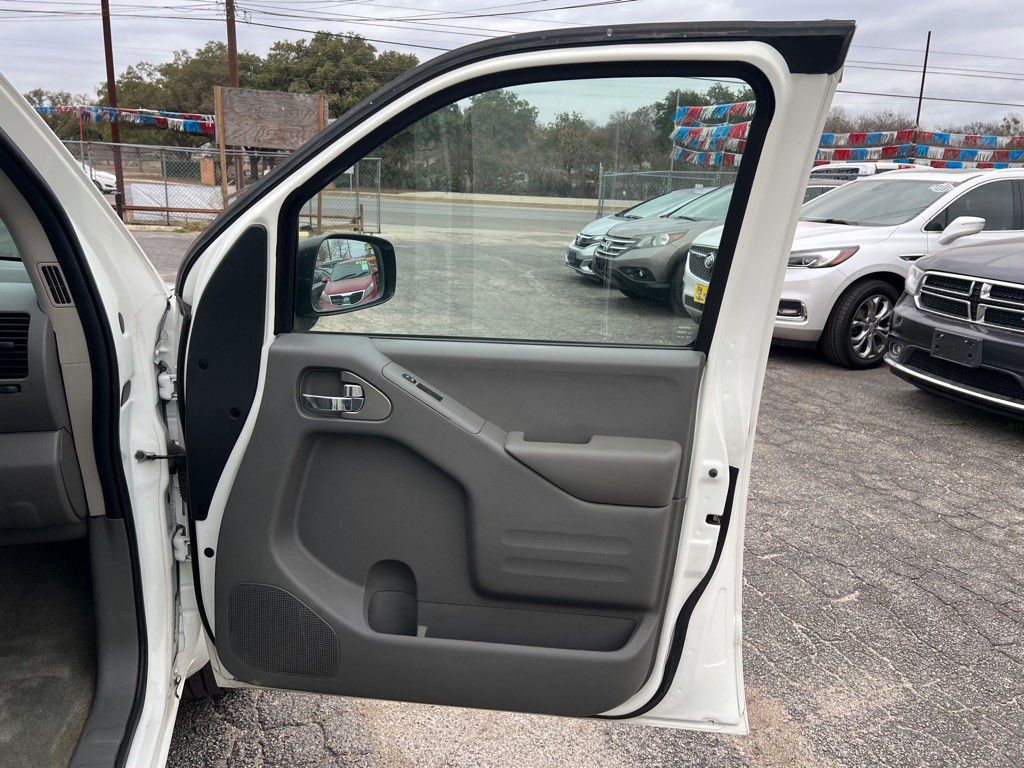 2018 Nissan Frontier Image 33