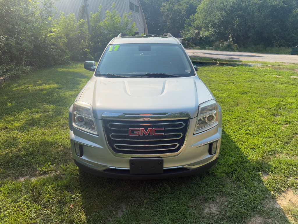 2017 GMC Terrain Image 2