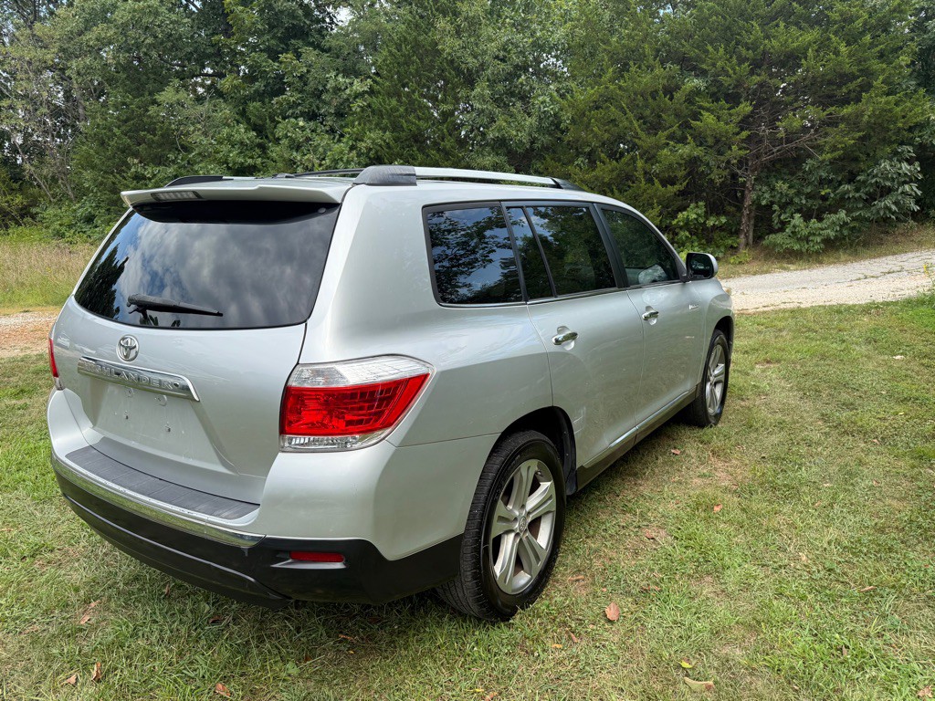 2012 Toyota Highlander Image 5