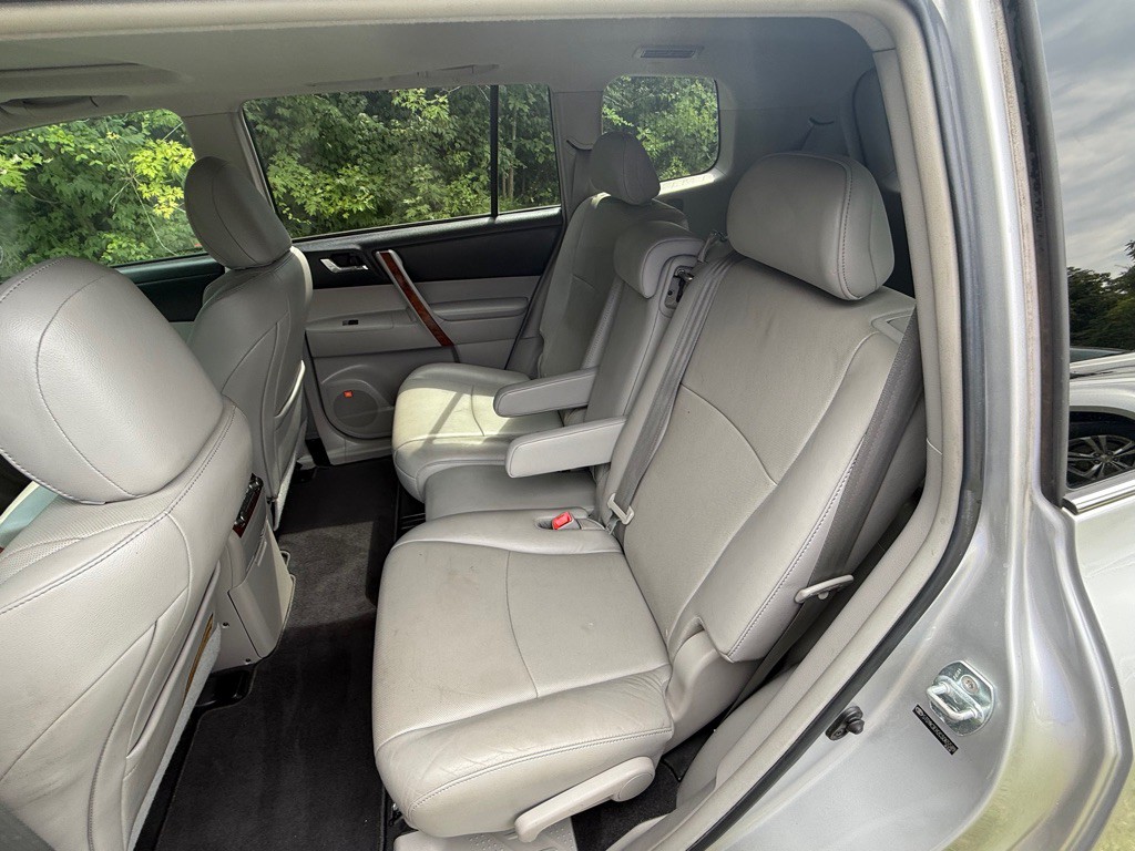 2012 Toyota Highlander Image 14