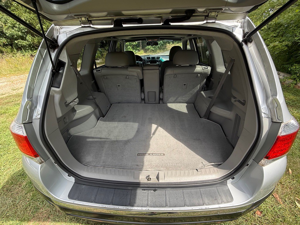 2012 Toyota Highlander Image 16