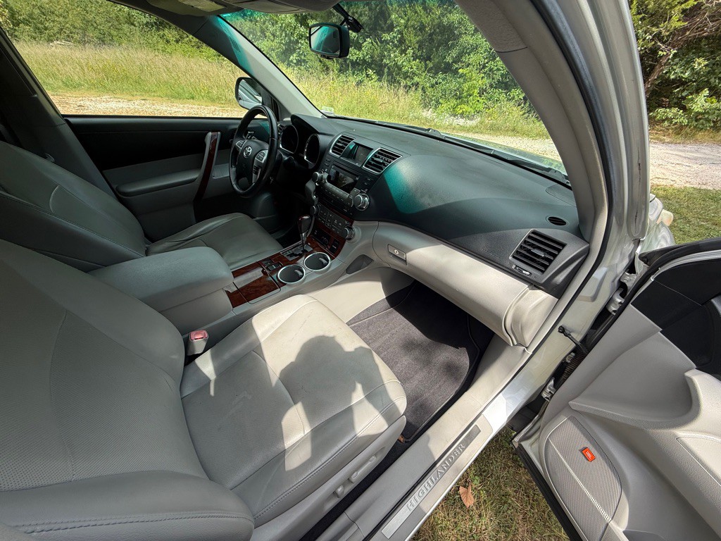 2012 Toyota Highlander Image 20
