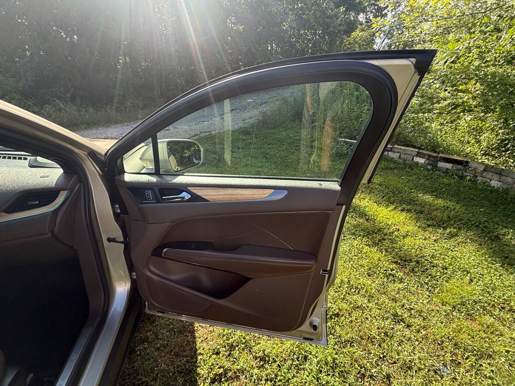 2015 Lincoln MKC Image 24