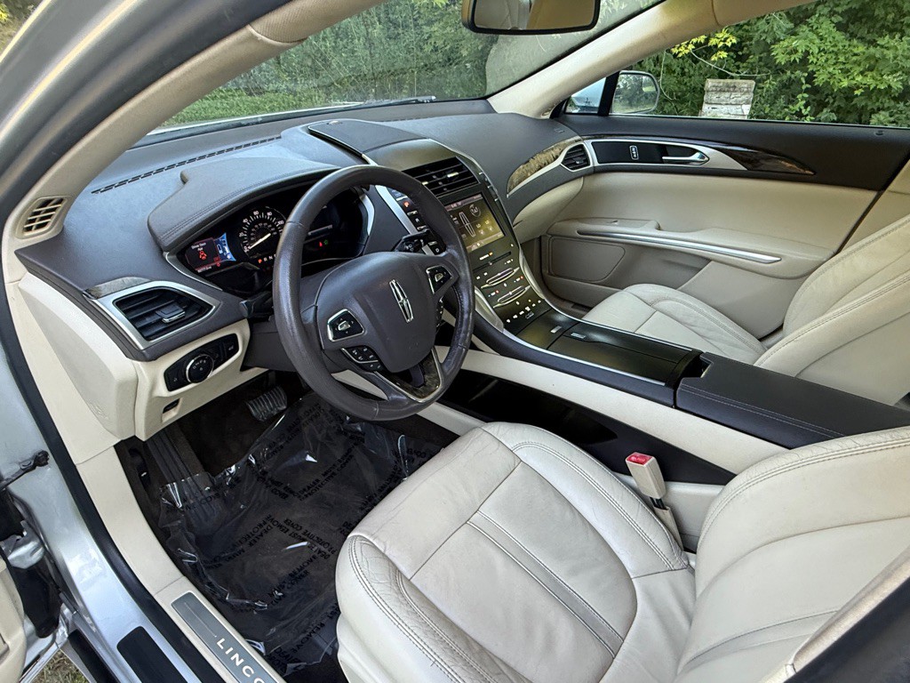 2014 Lincoln MKZ Image 12