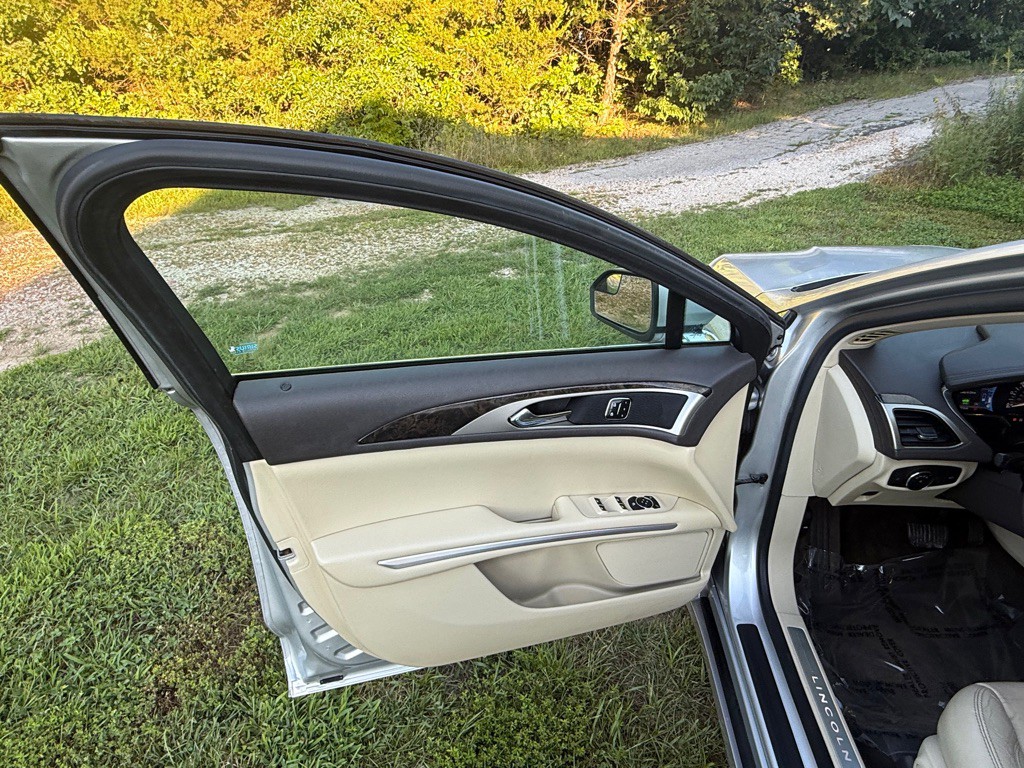 2014 Lincoln MKZ Image 13