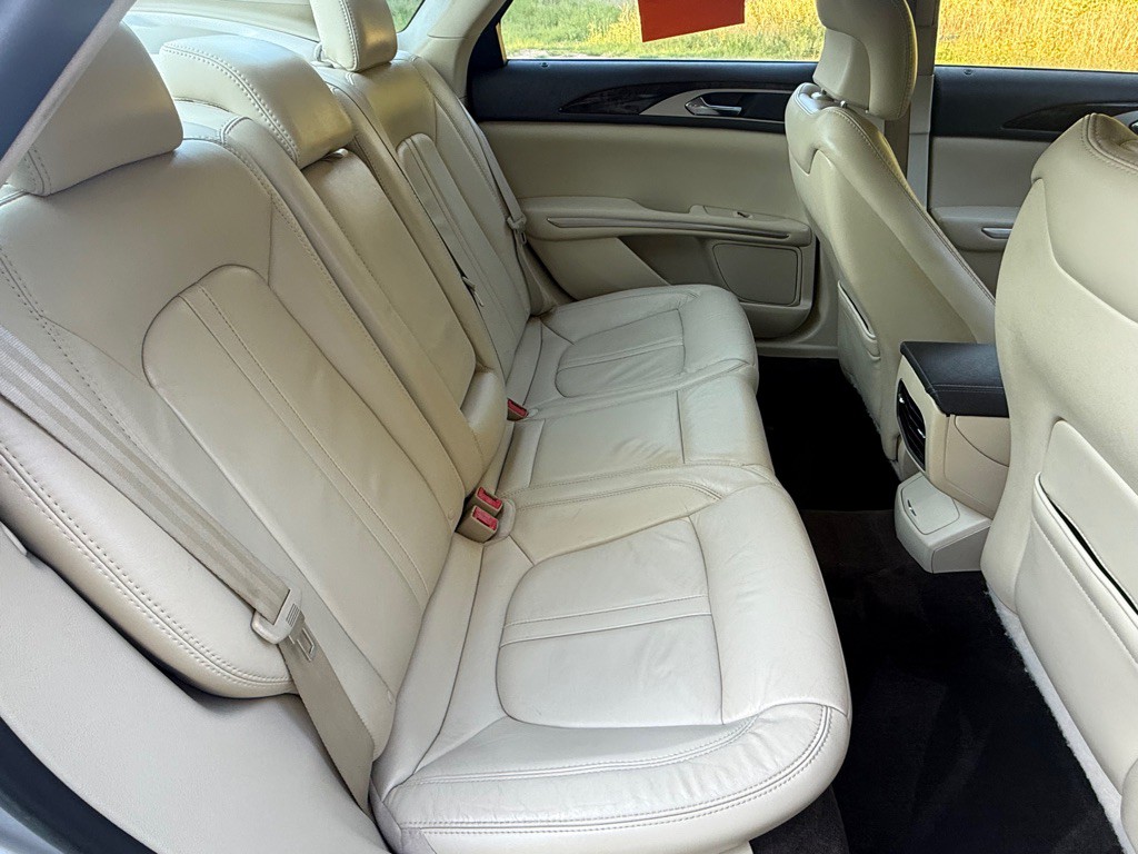 2014 Lincoln MKZ Image 18