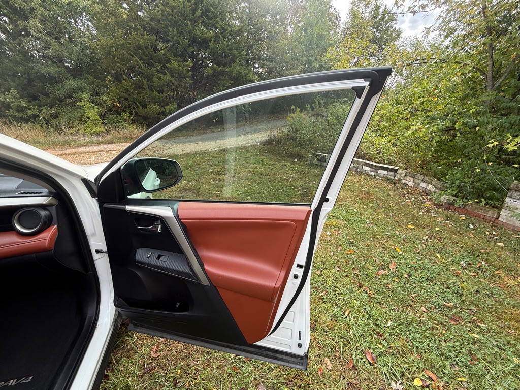 2013 Toyota Rav4 Image 23