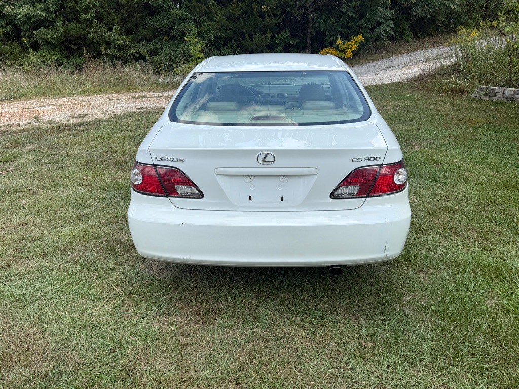 2003 Lexus ES Image 6