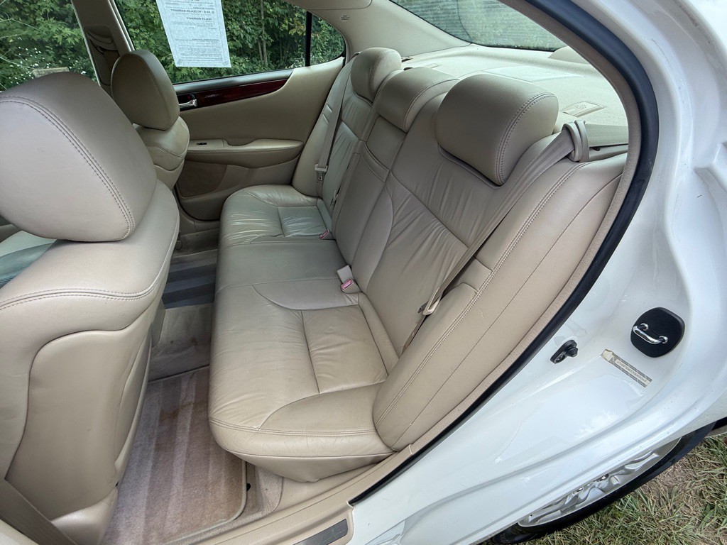 2003 Lexus ES Image 13