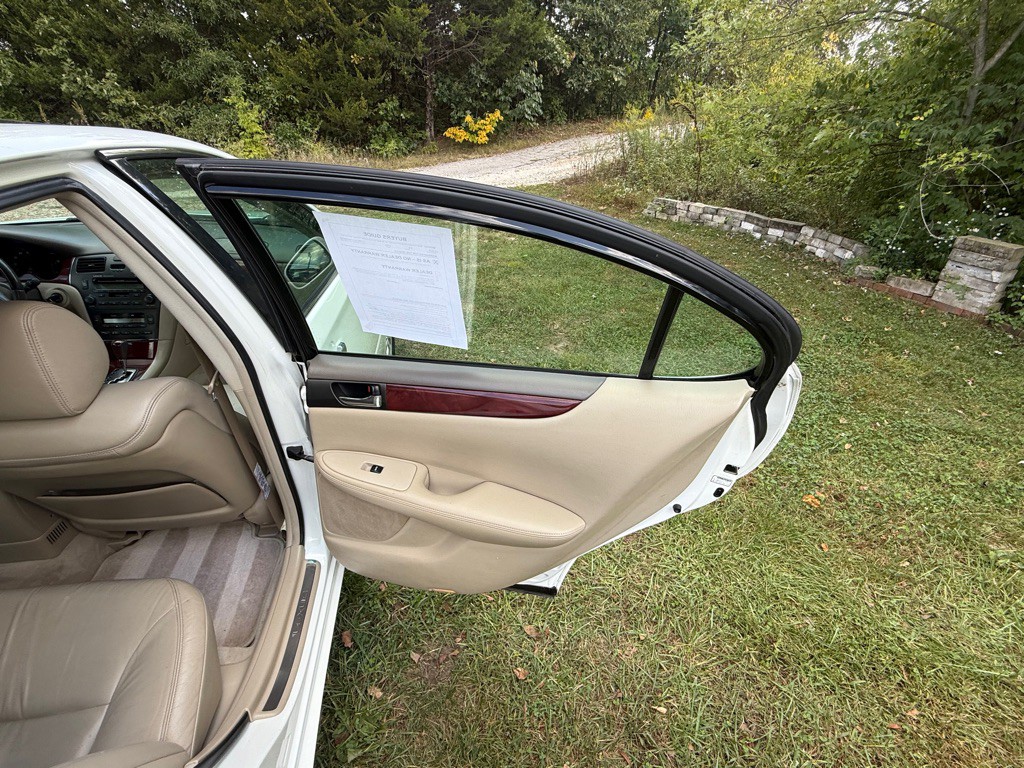 2003 Lexus ES Image 19