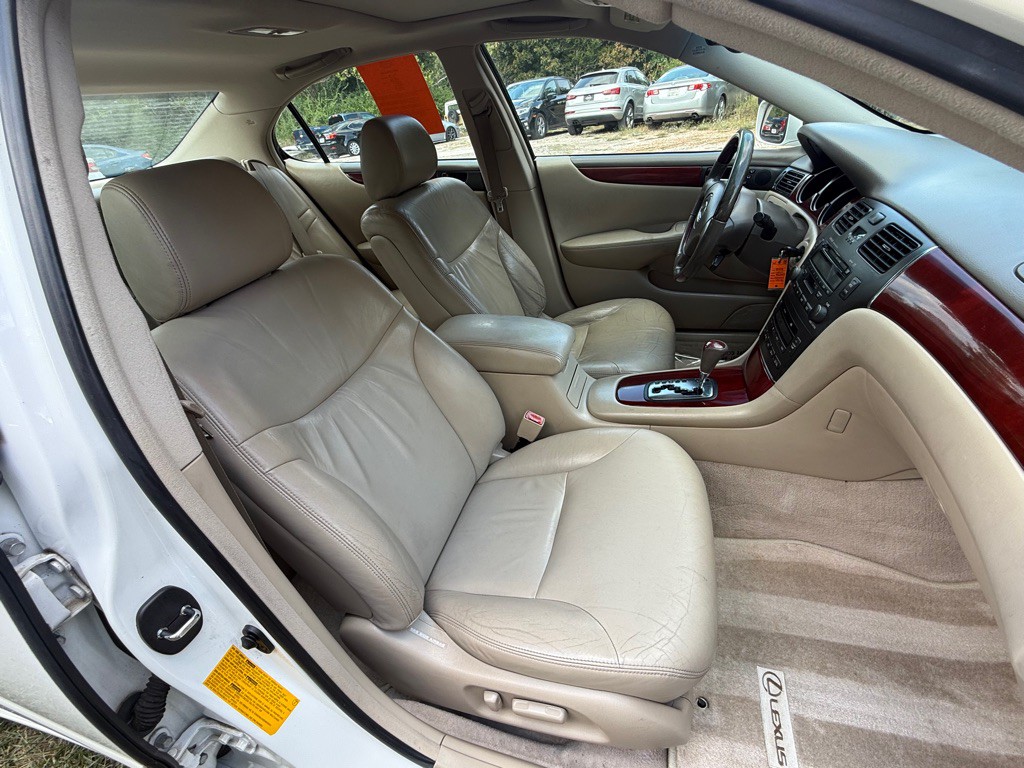 2003 Lexus ES Image 21