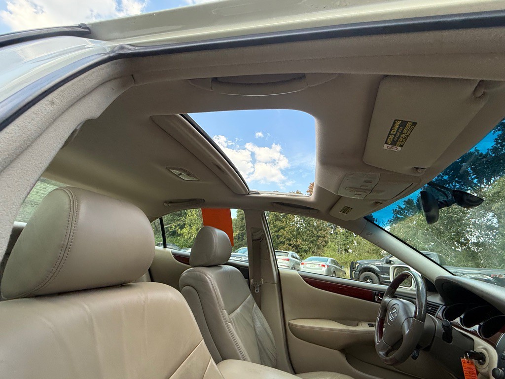 2003 Lexus ES Image 22