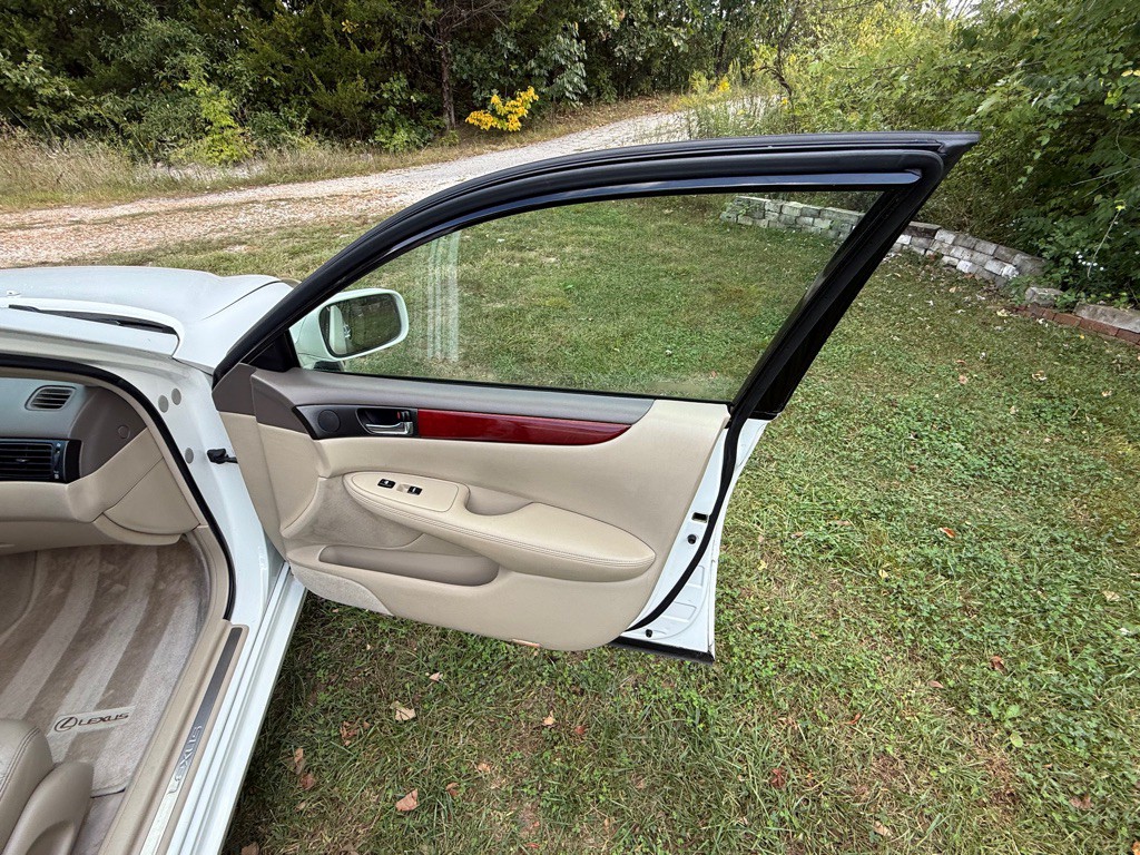 2003 Lexus ES Image 23