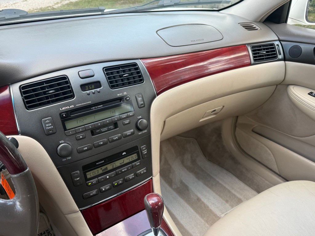 2003 Lexus ES Image 38