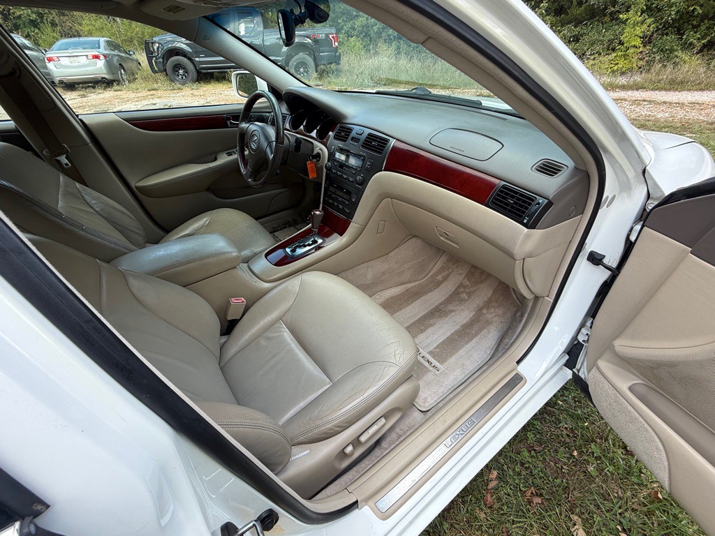 2003 Lexus ES Image 48