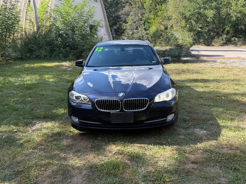 2012 BMW 5 Series Image 2