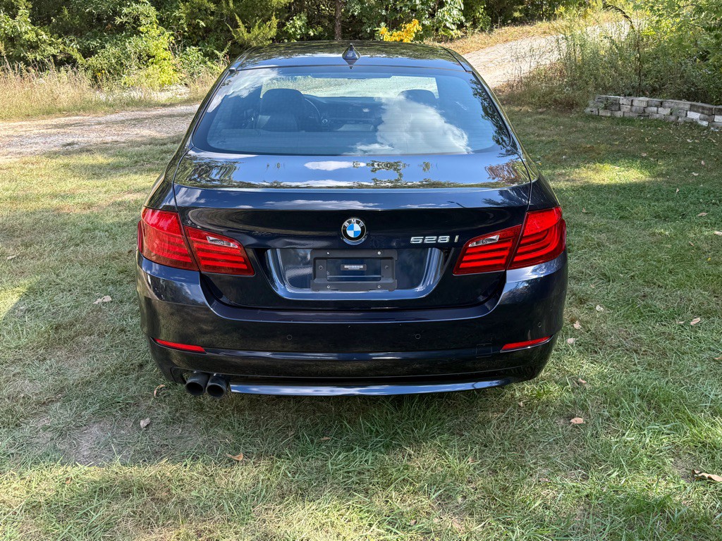 2012 BMW 5 Series Image 6