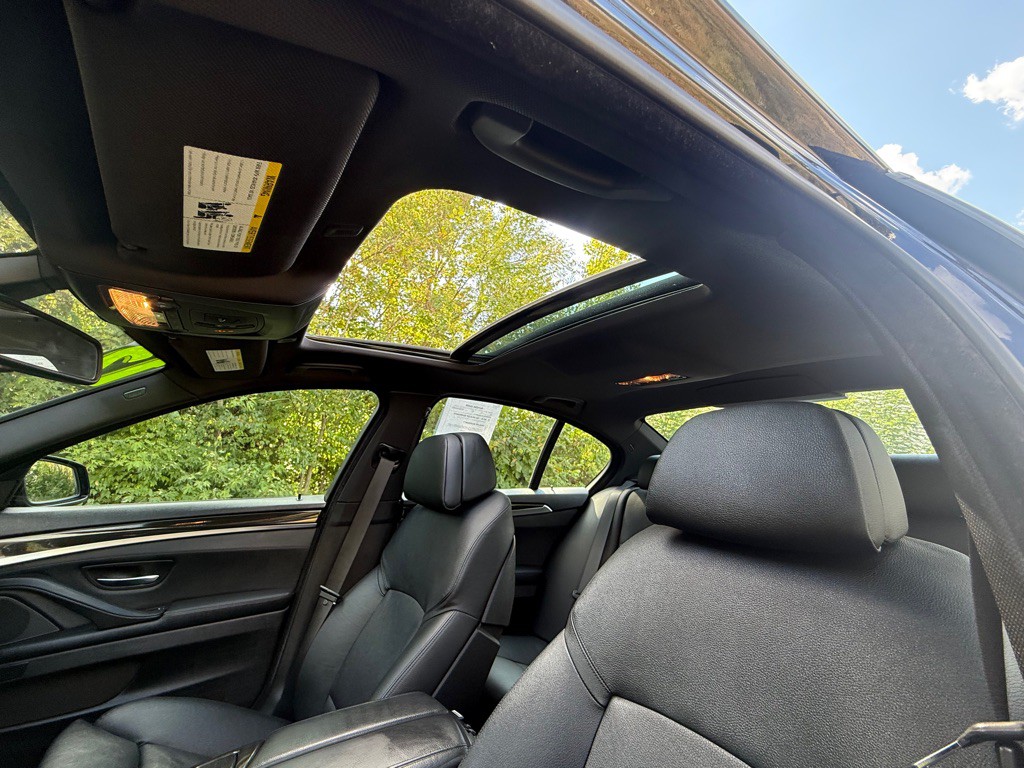 2012 BMW 5 Series Image 11