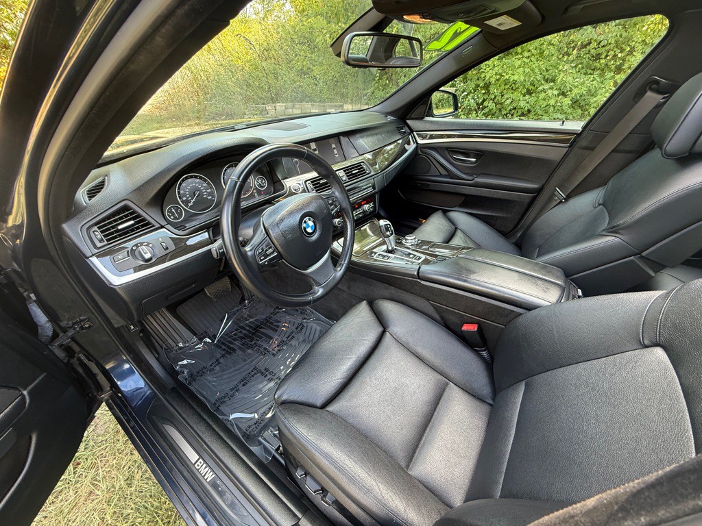 2012 BMW 5 Series Image 12