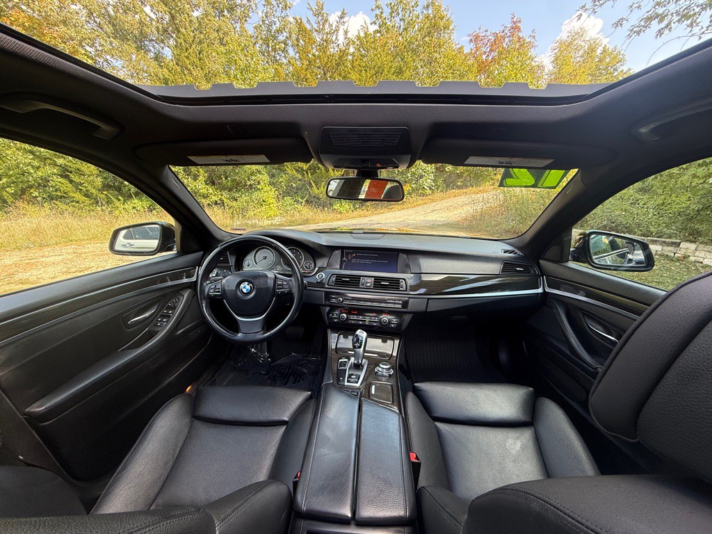 2012 BMW 5 Series Image 18