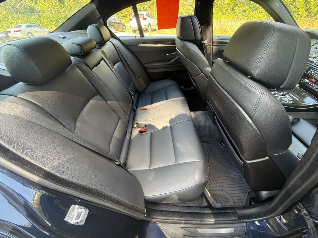 2012 BMW 5 Series Image 19