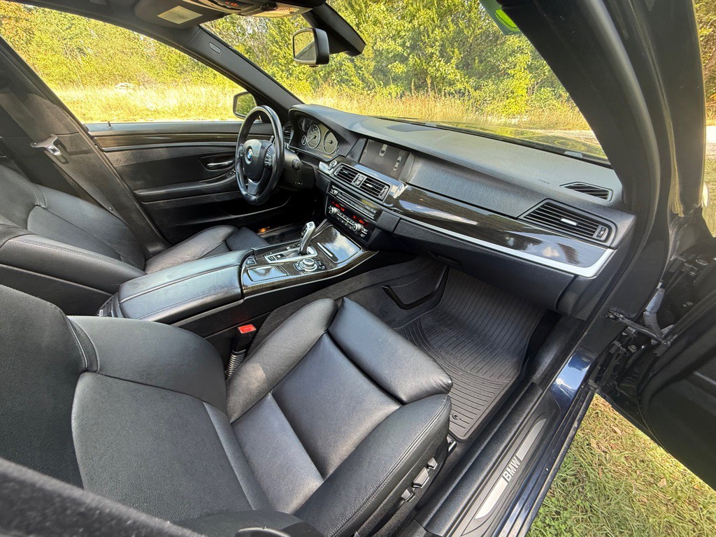 2012 BMW 5 Series Image 21