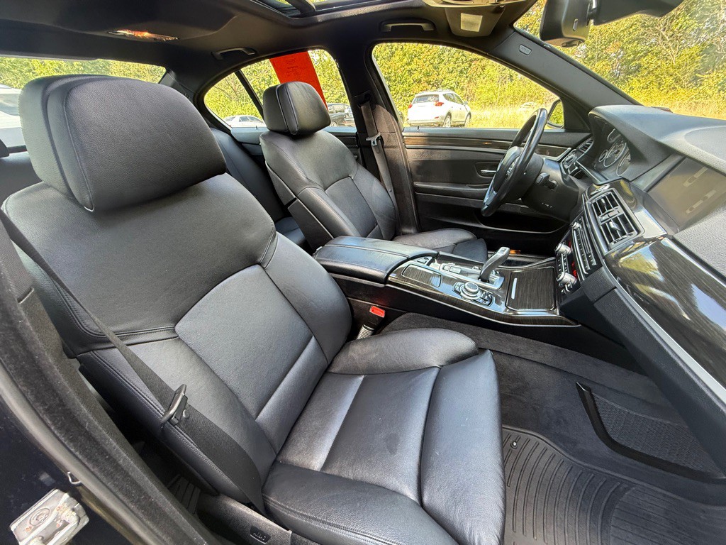 2012 BMW 5 Series Image 22