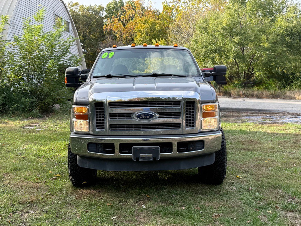 2009 Ford F-350 Image 2