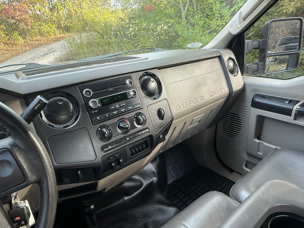 2009 Ford F-350 Image 10