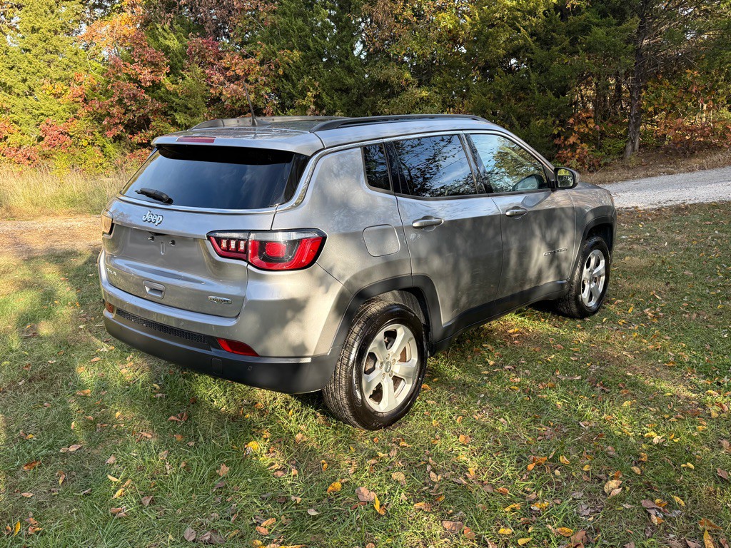 2017 Jeep Compass Image 3