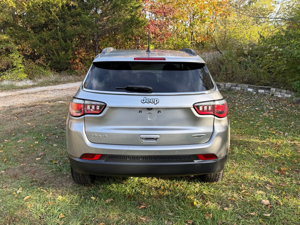 2017 Jeep Compass Image 4
