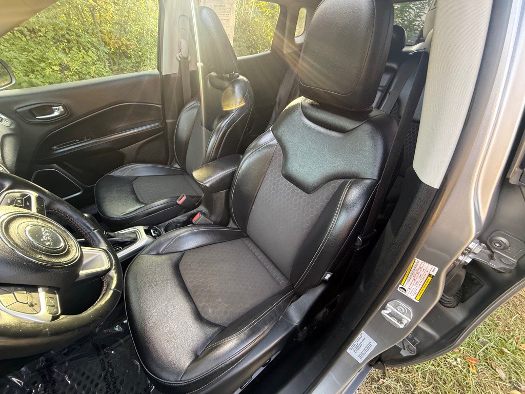 2017 Jeep Compass Image 10