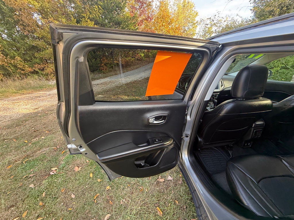 2017 Jeep Compass Image 14