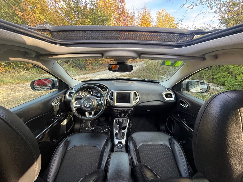 2017 Jeep Compass Image 16