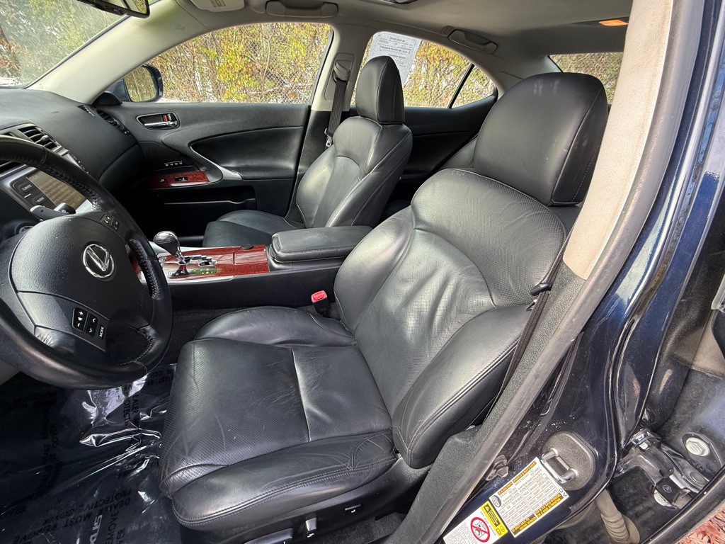 2007 Lexus IS Image 12