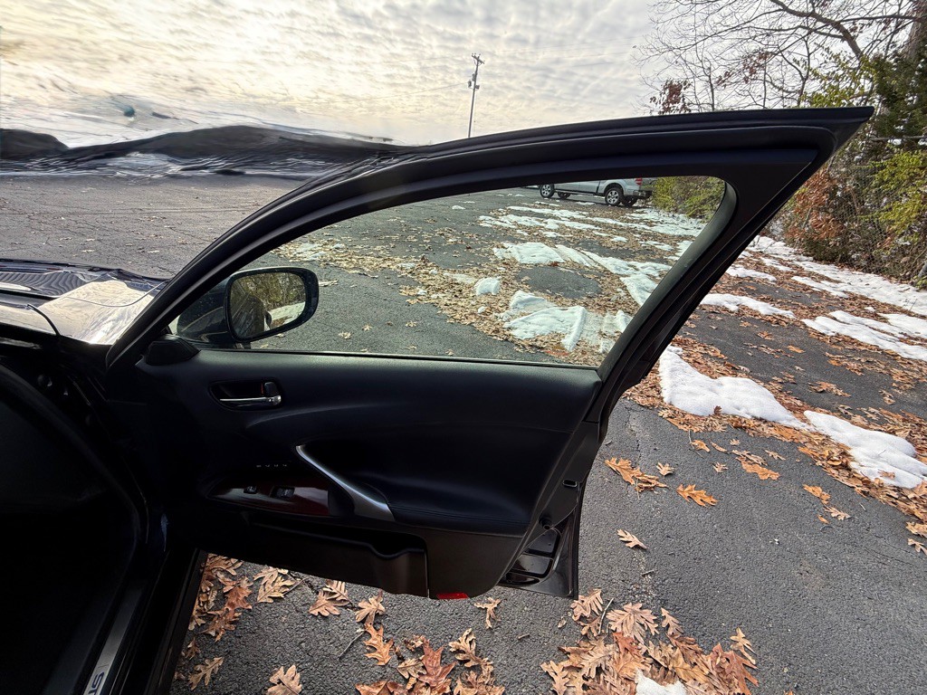 2007 Lexus IS Image 24