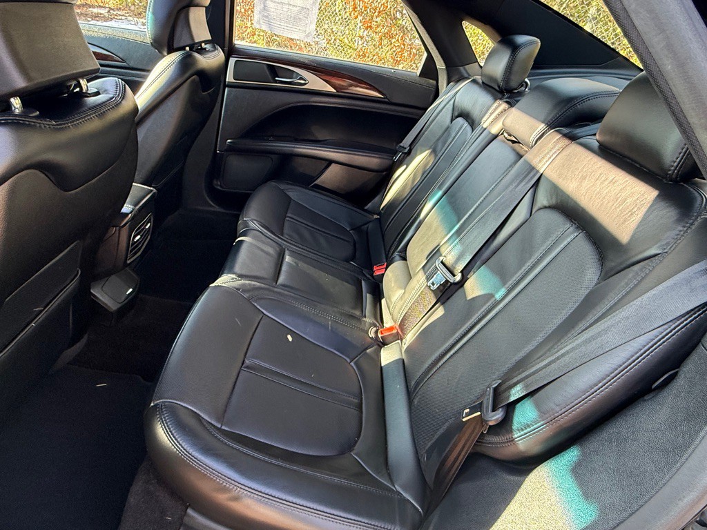 2017 Lincoln MKZ Image 16