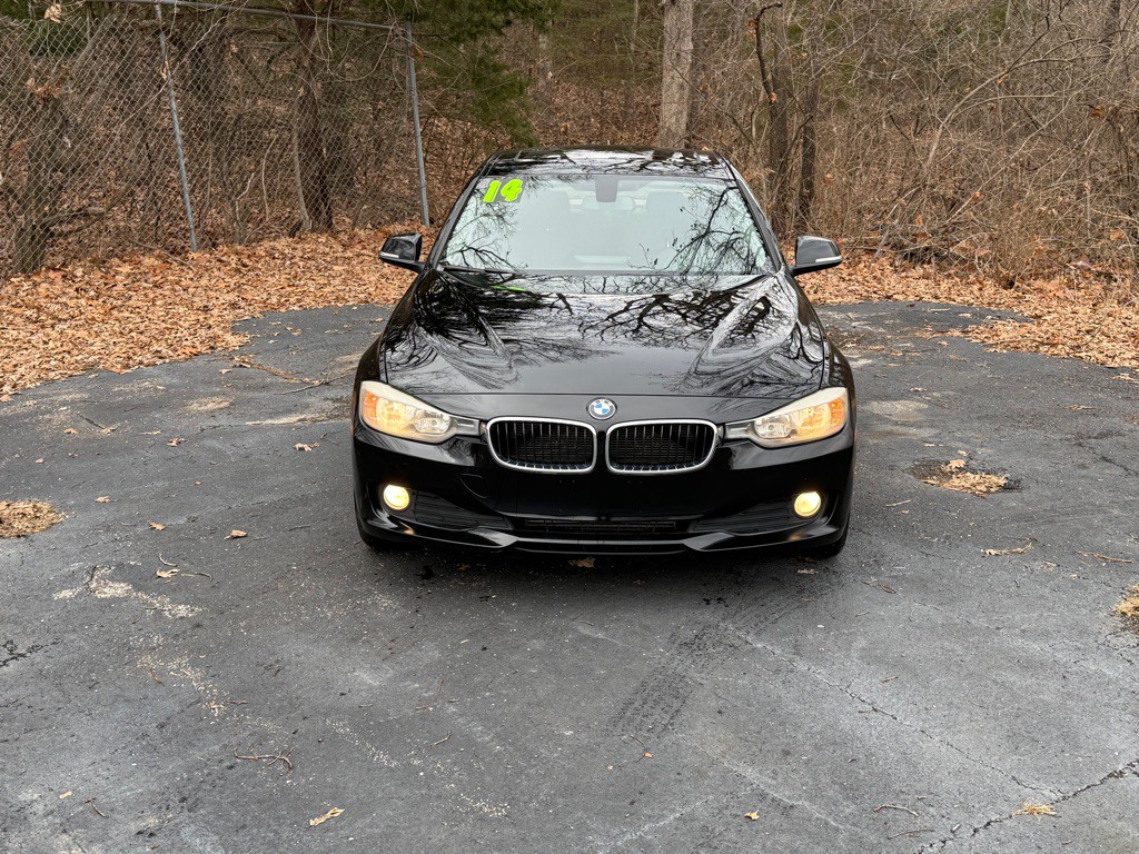 2014 BMW 3 Series Image 2