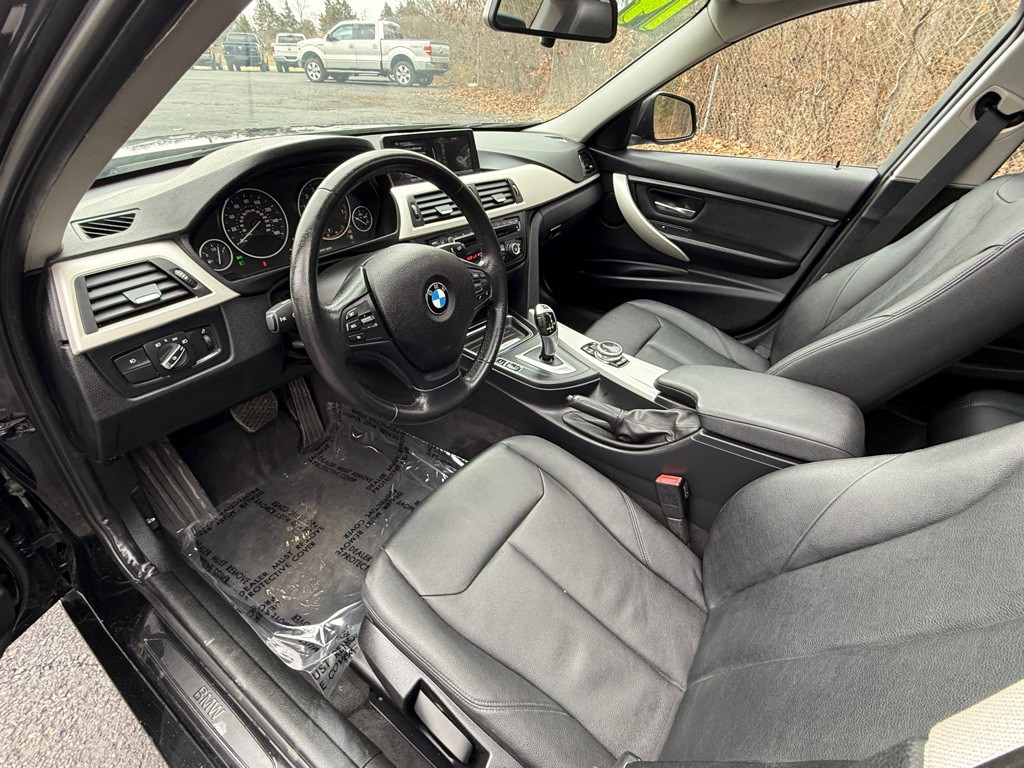 2014 BMW 3 Series Image 12