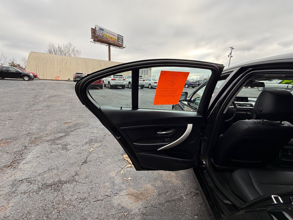 2014 BMW 3 Series Image 15