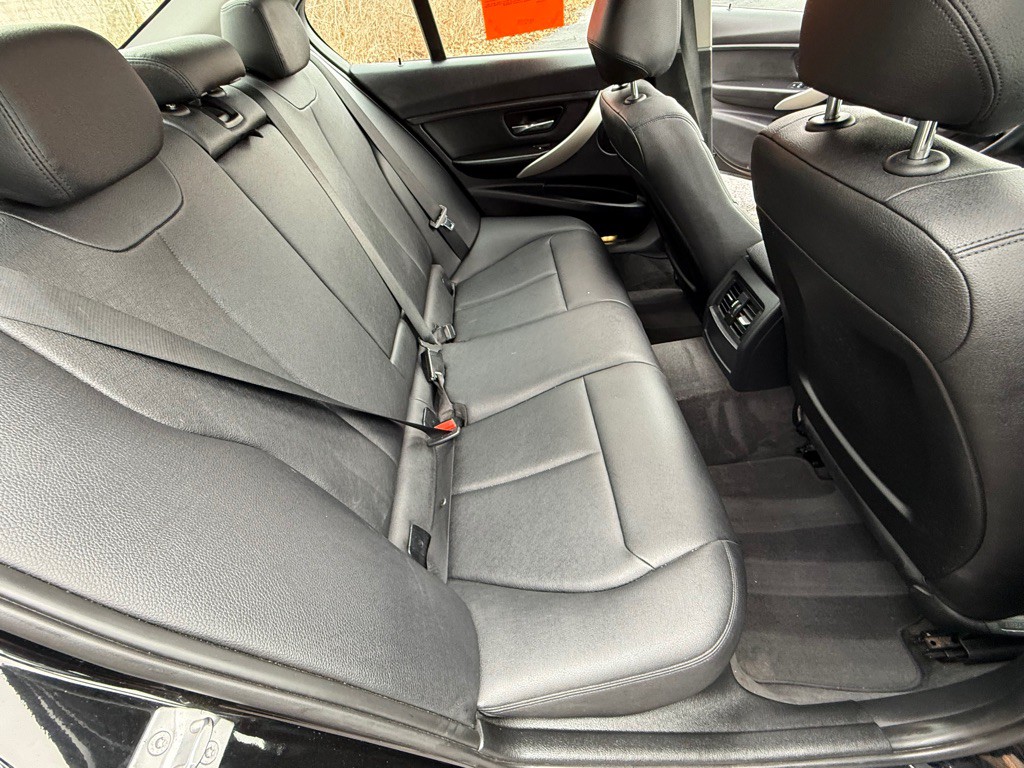 2014 BMW 3 Series Image 18