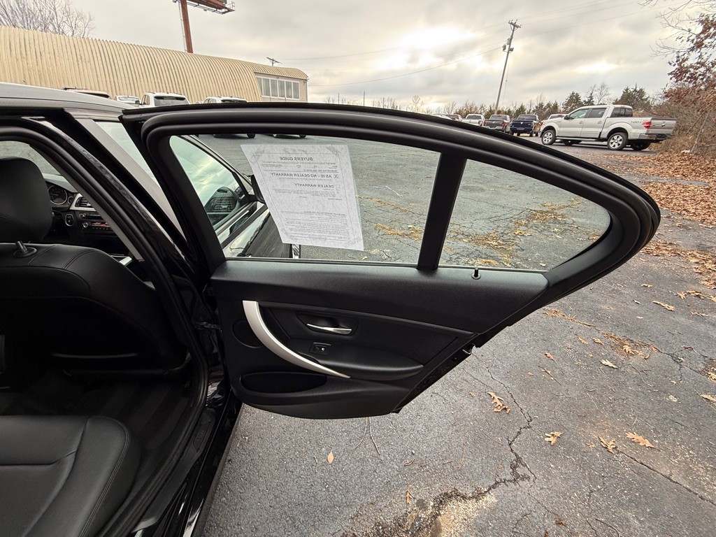 2014 BMW 3 Series Image 19