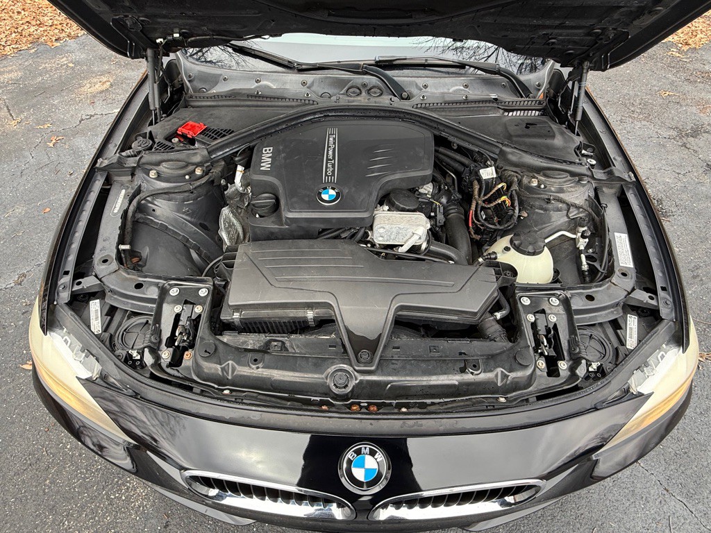 2014 BMW 3 Series Image 23