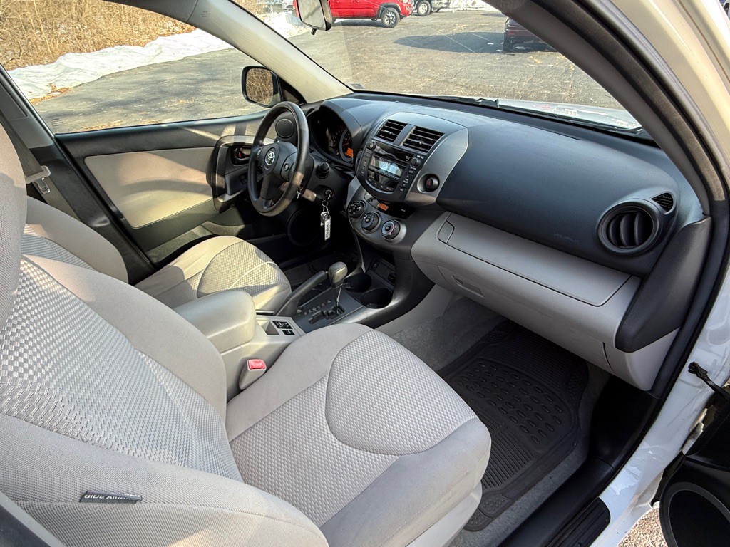 2011 Toyota Rav4 Image 20