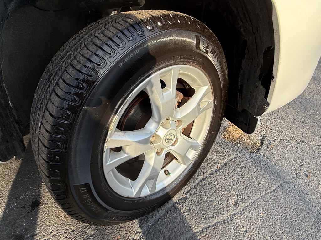 2011 Toyota Rav4 Image 26