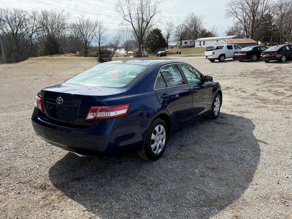 2011 Toyota Camry Image 5