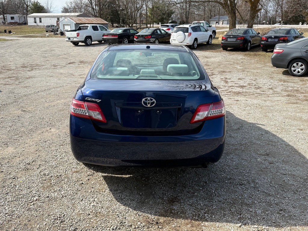 2011 Toyota Camry Image 6