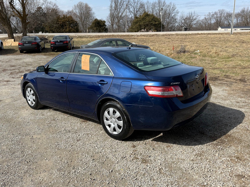 2011 Toyota Camry Image 7