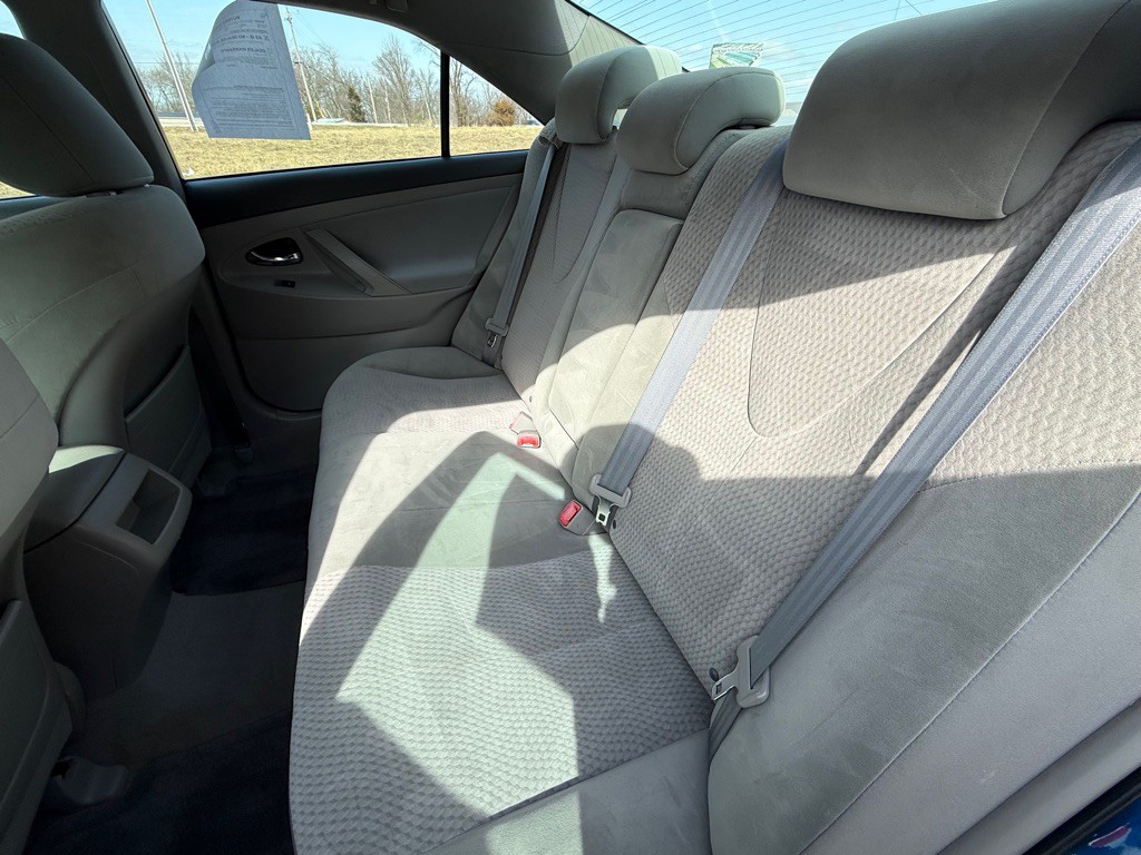 2011 Toyota Camry Image 14