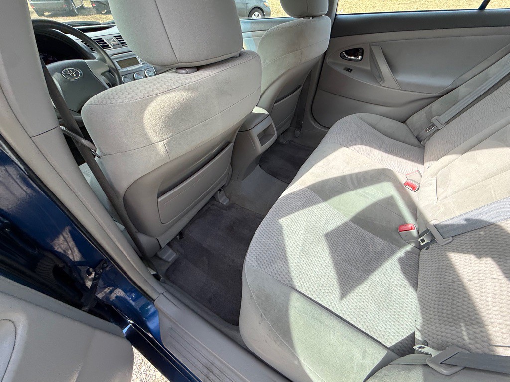 2011 Toyota Camry Image 15